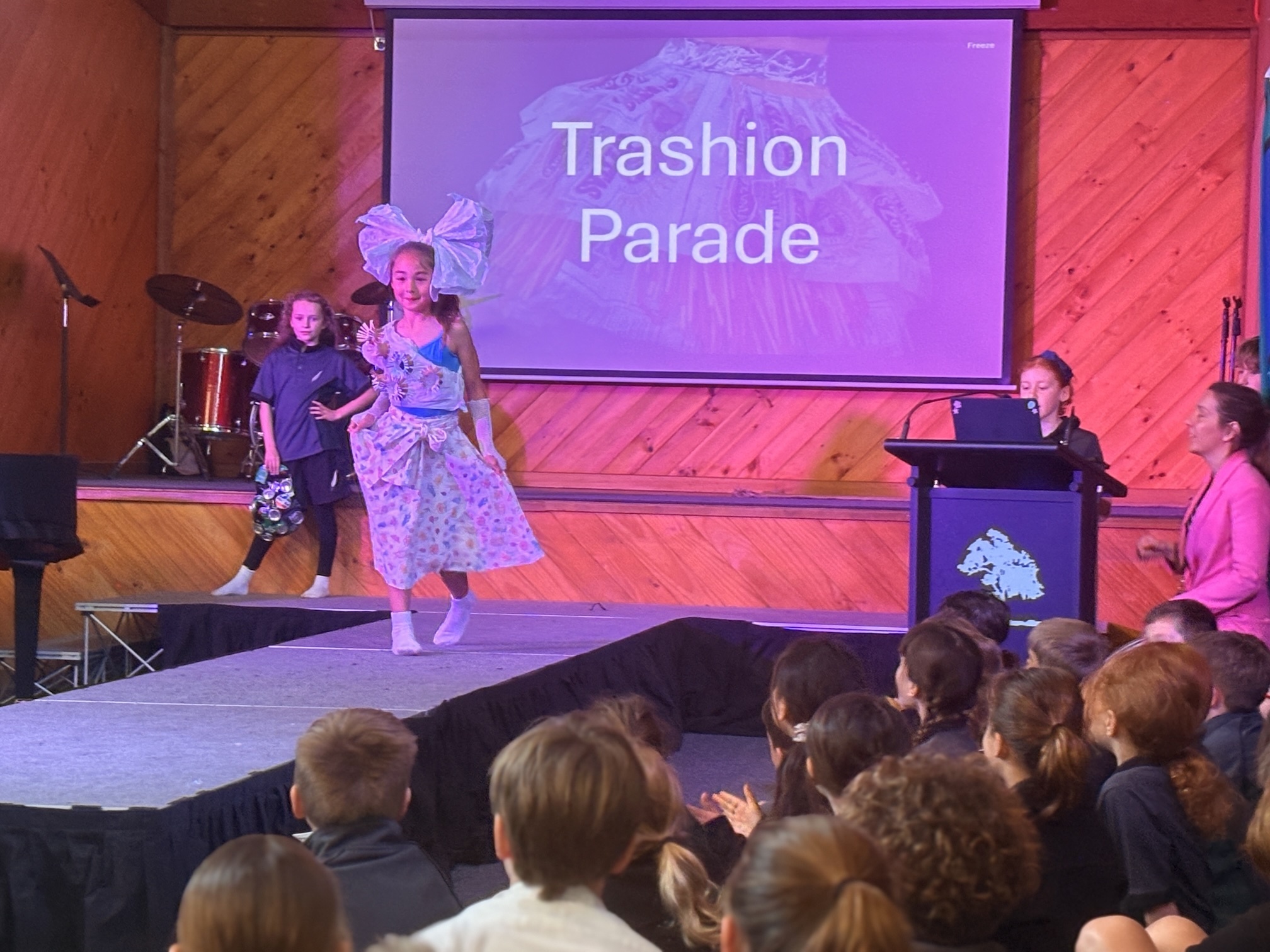 C26 EF6 F2 4 A83 4 E53 9 F49 BE7673361 F85 copy